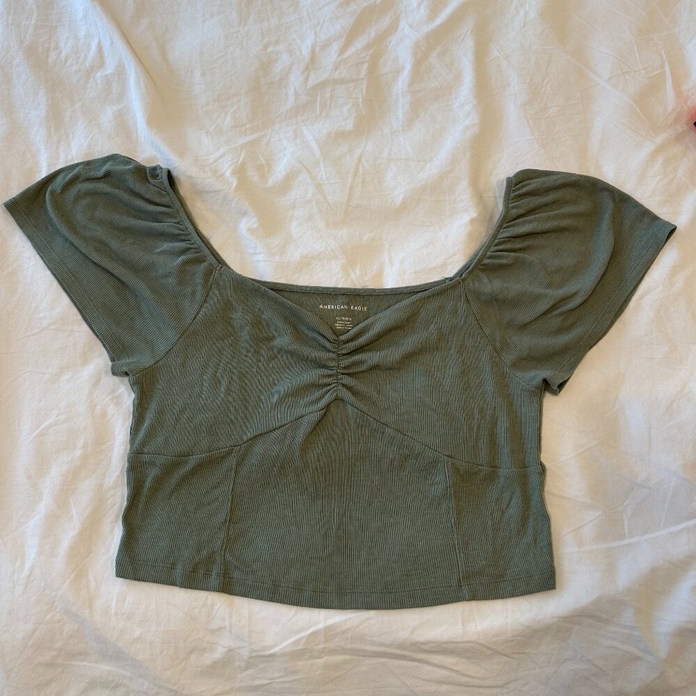 American Eagle Green XL ribbed Crop Top with Flutter Sleeves, ruching in middle
